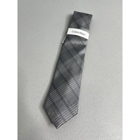 Calvin Klein Gray Plaid Pattern Silk Blend Slim Designer Tie NWT - Picture 3 of 7